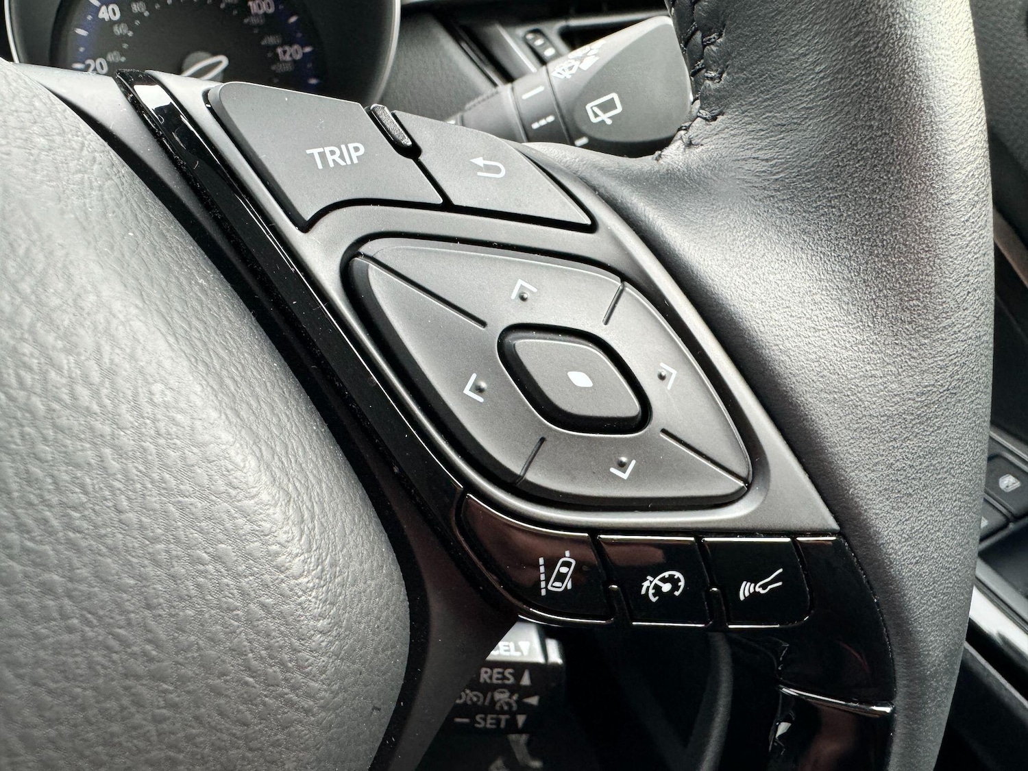 Used Toyota C-HR 2022 for sale - 76701242: Photo 18