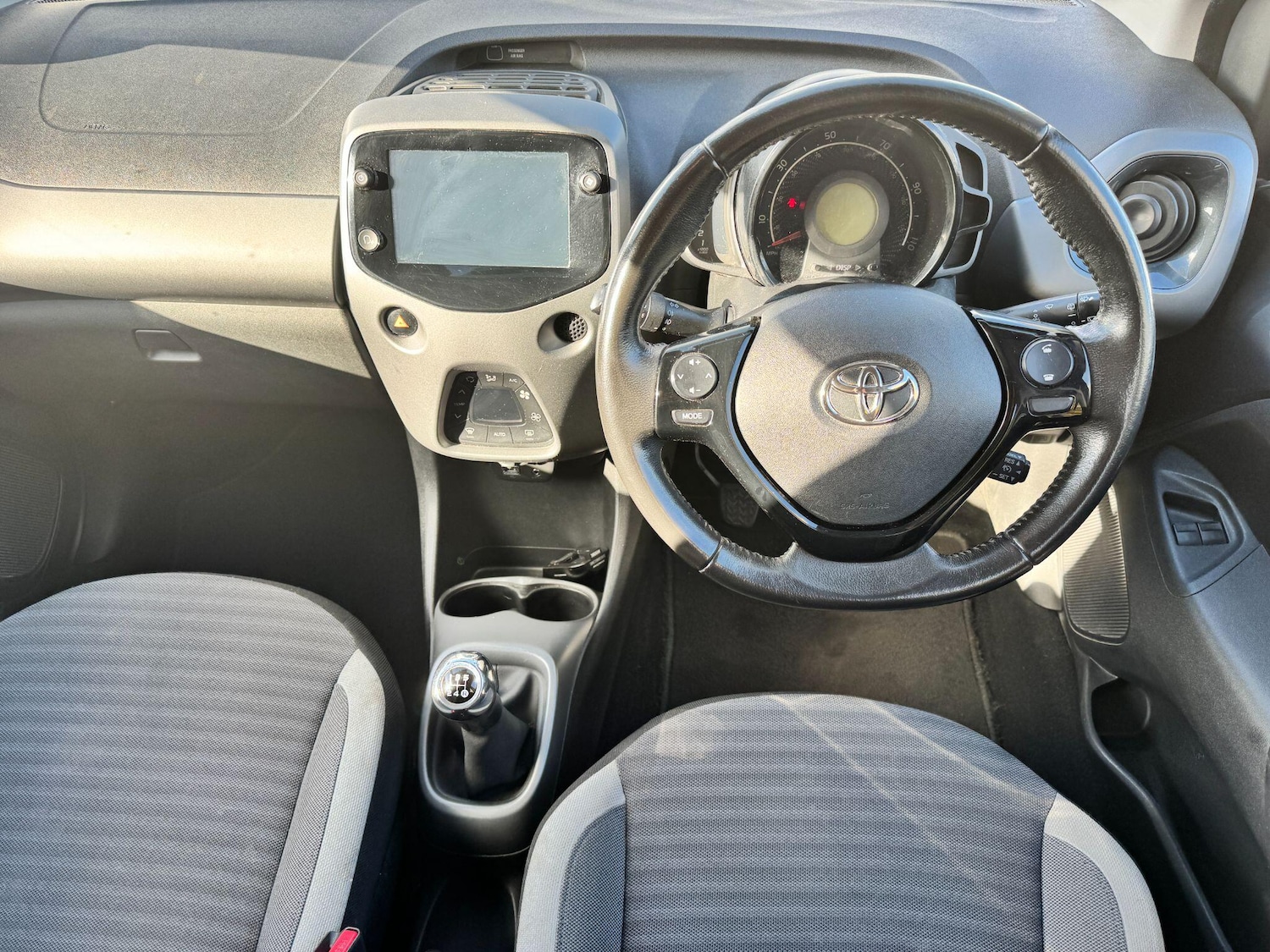 Used Toyota AYGO 2019 for sale - 76327309: Photo 17