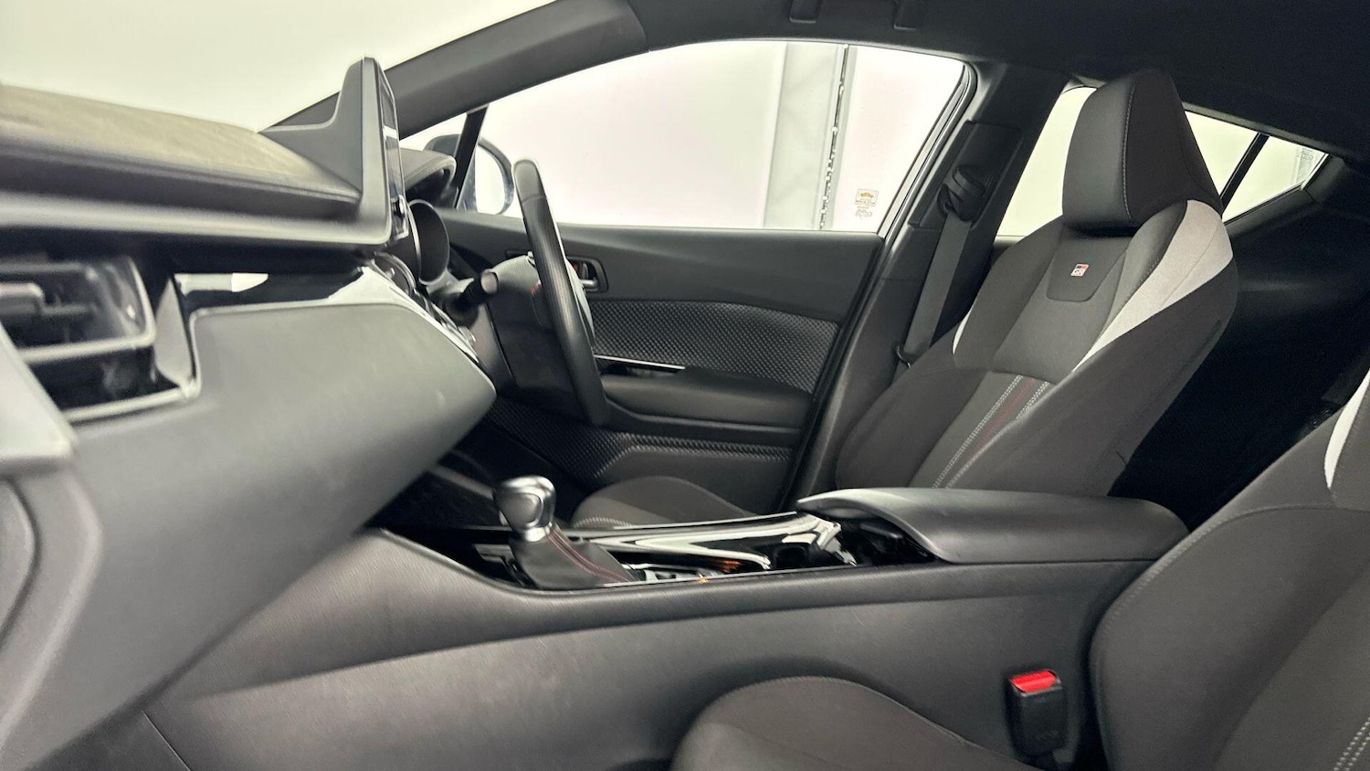 Used Toyota C-HR 2022 for sale - 76336203: Photo 18