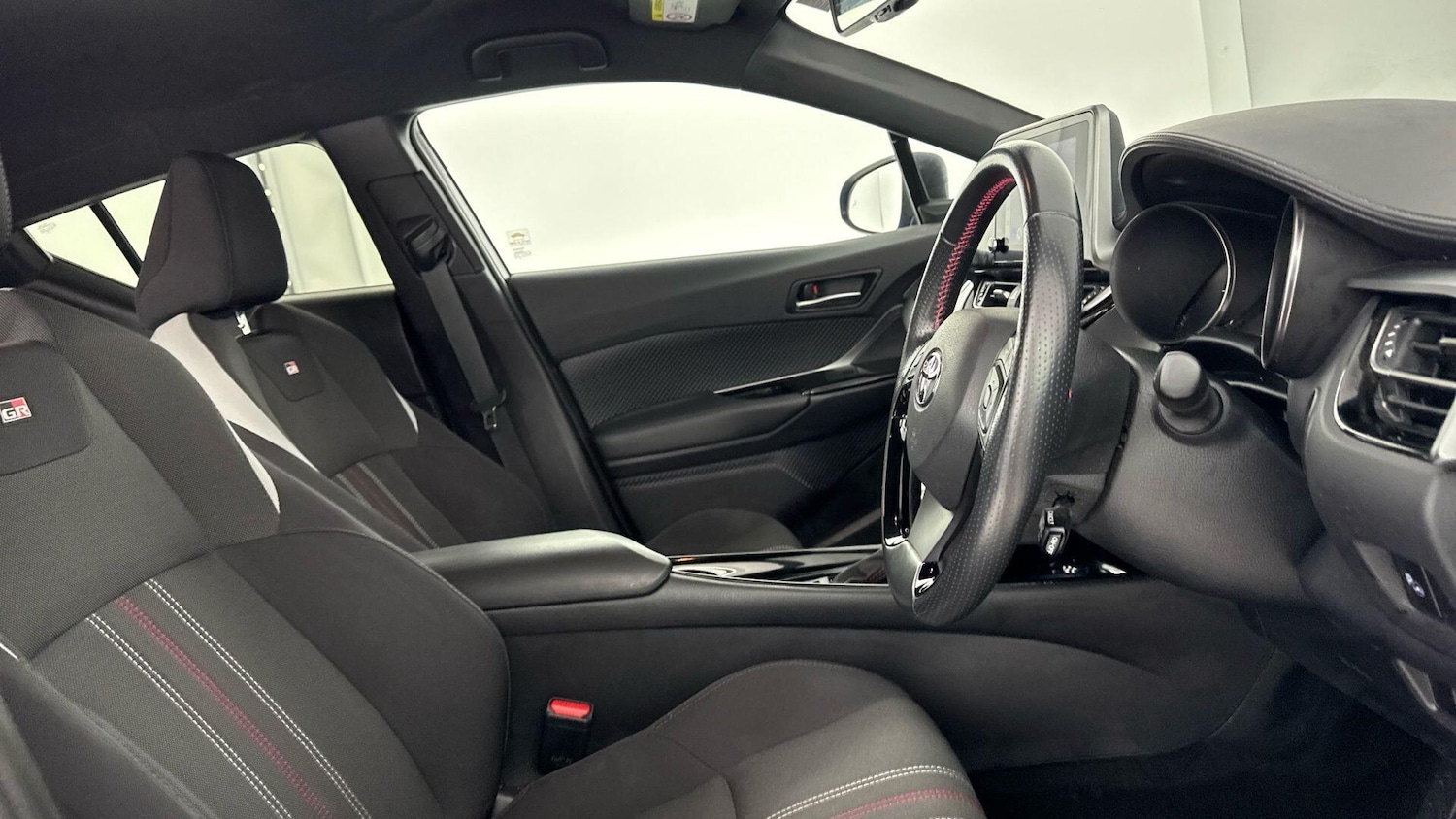 Used Toyota C-HR 2022 for sale - 76336203: Photo 19