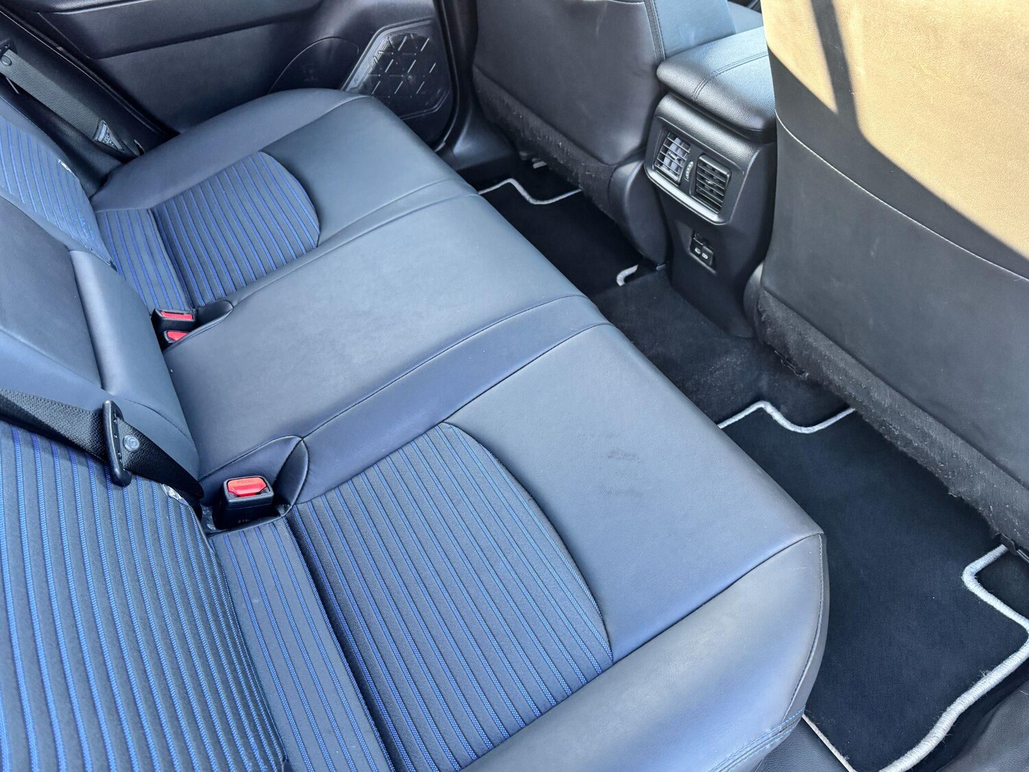 Used Toyota RAV4 2022 for sale - 76714640: Photo 12