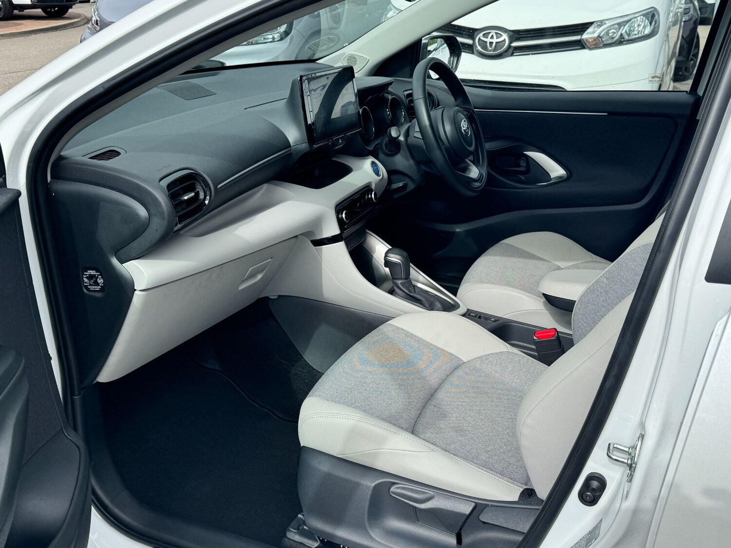 Used Toyota Yaris for sale - 75905920: Photo 16