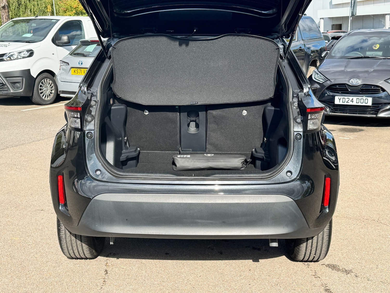 Used Toyota Yaris Cross 2023 for sale - 76020909: Photo 12