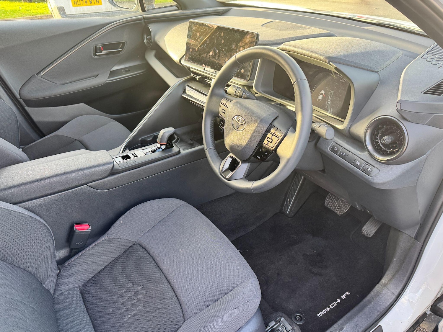 Used Toyota C-HR 2025 for sale - 76700968: Photo 11