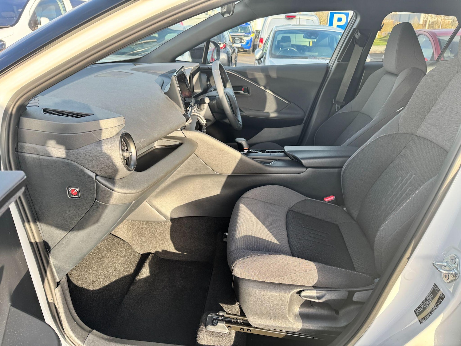 Used Toyota C-HR 2025 for sale - 76700968: Photo 14