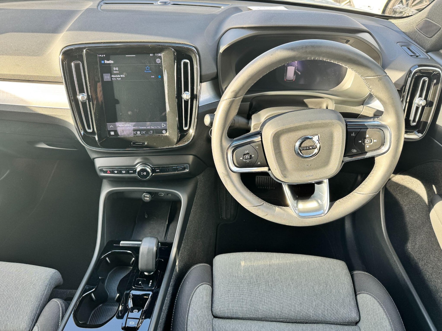 Used Volvo XC40 2023 for sale - 76689237: Photo 15