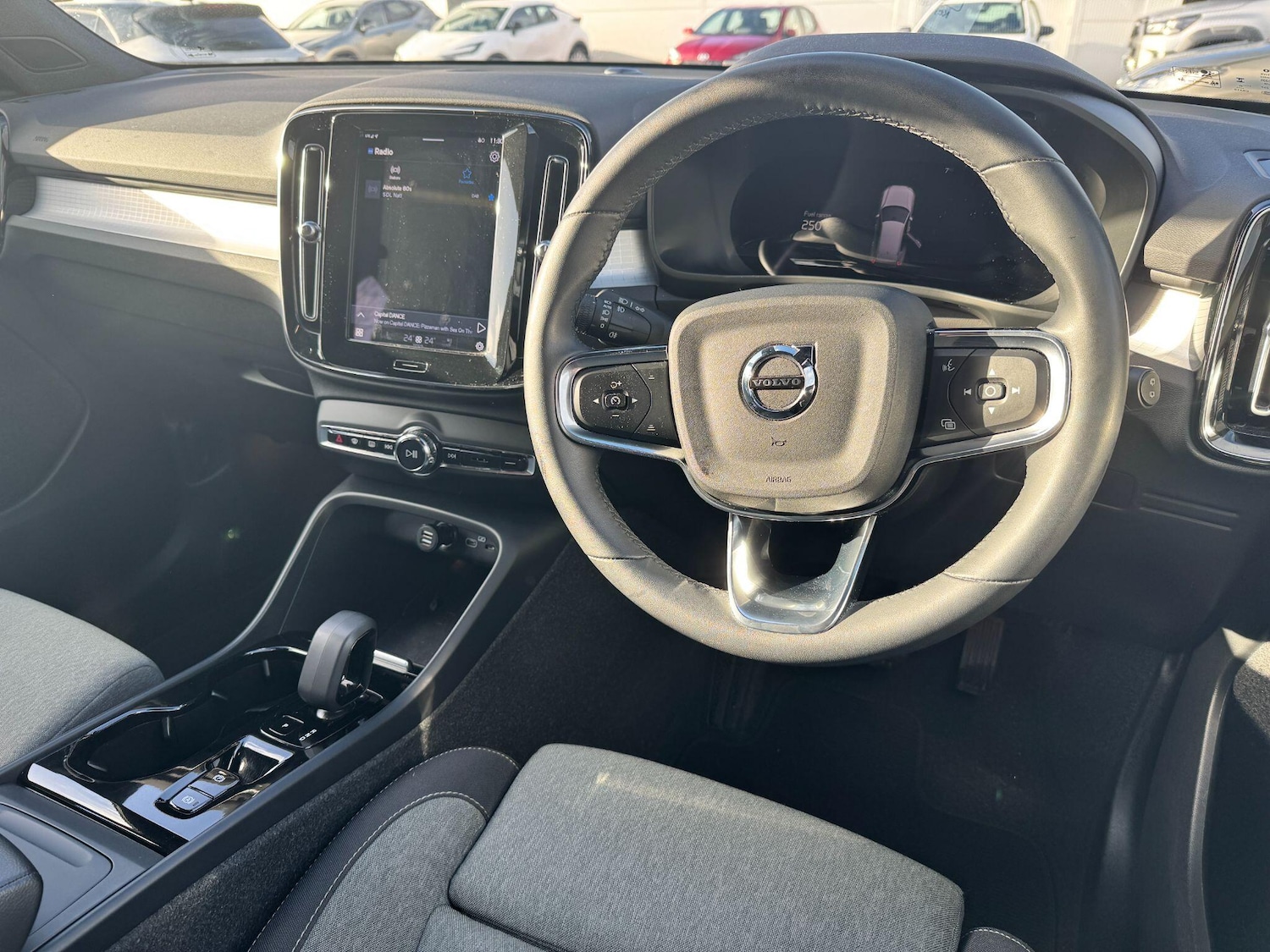 Used Volvo XC40 2023 for sale - 76689237: Photo 16