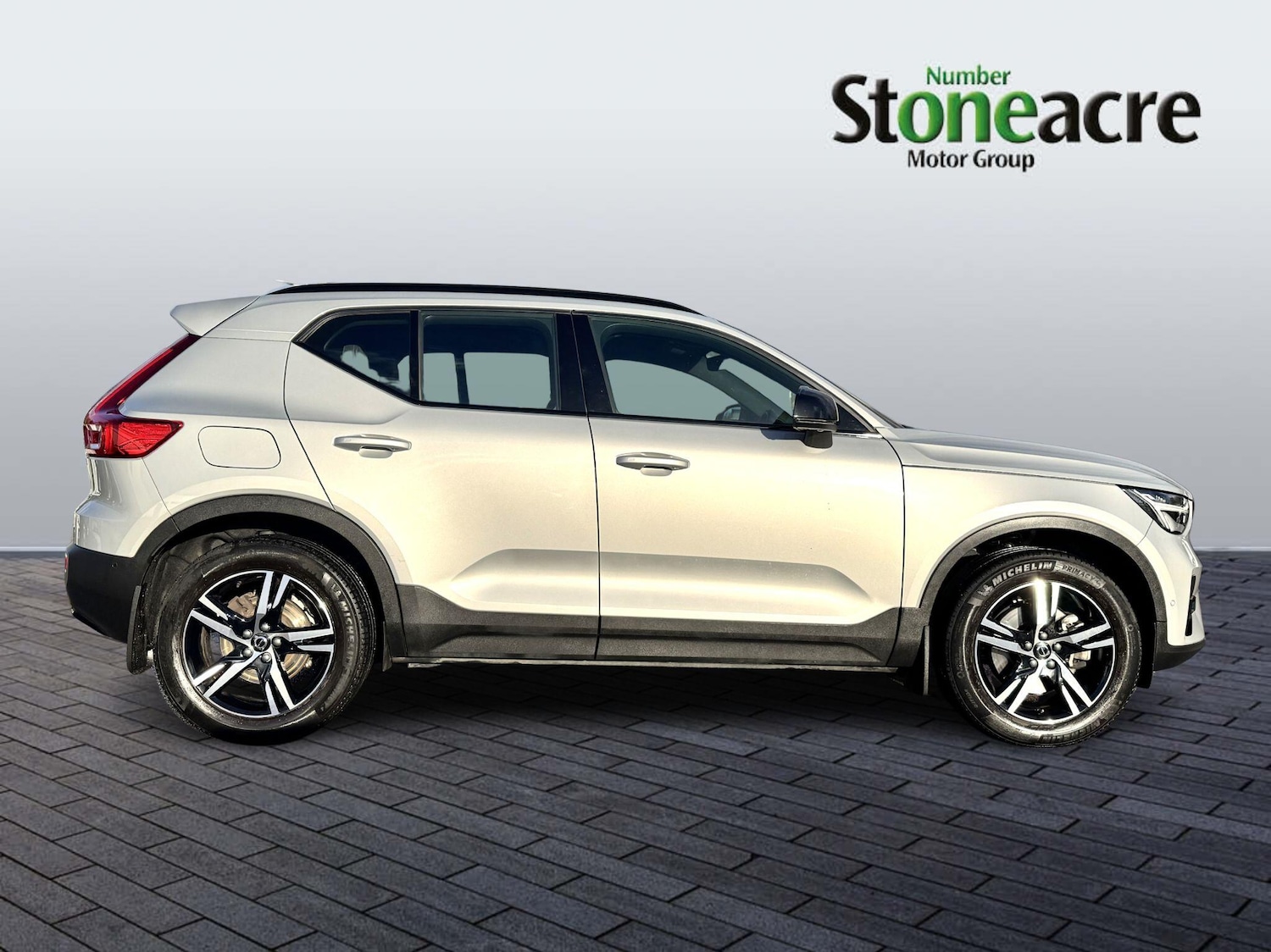 Used Volvo XC40 2023 for sale - 76689237: Photo 2