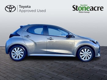 Used Toyota Yaris 2023 for sale - 77060394: Photo