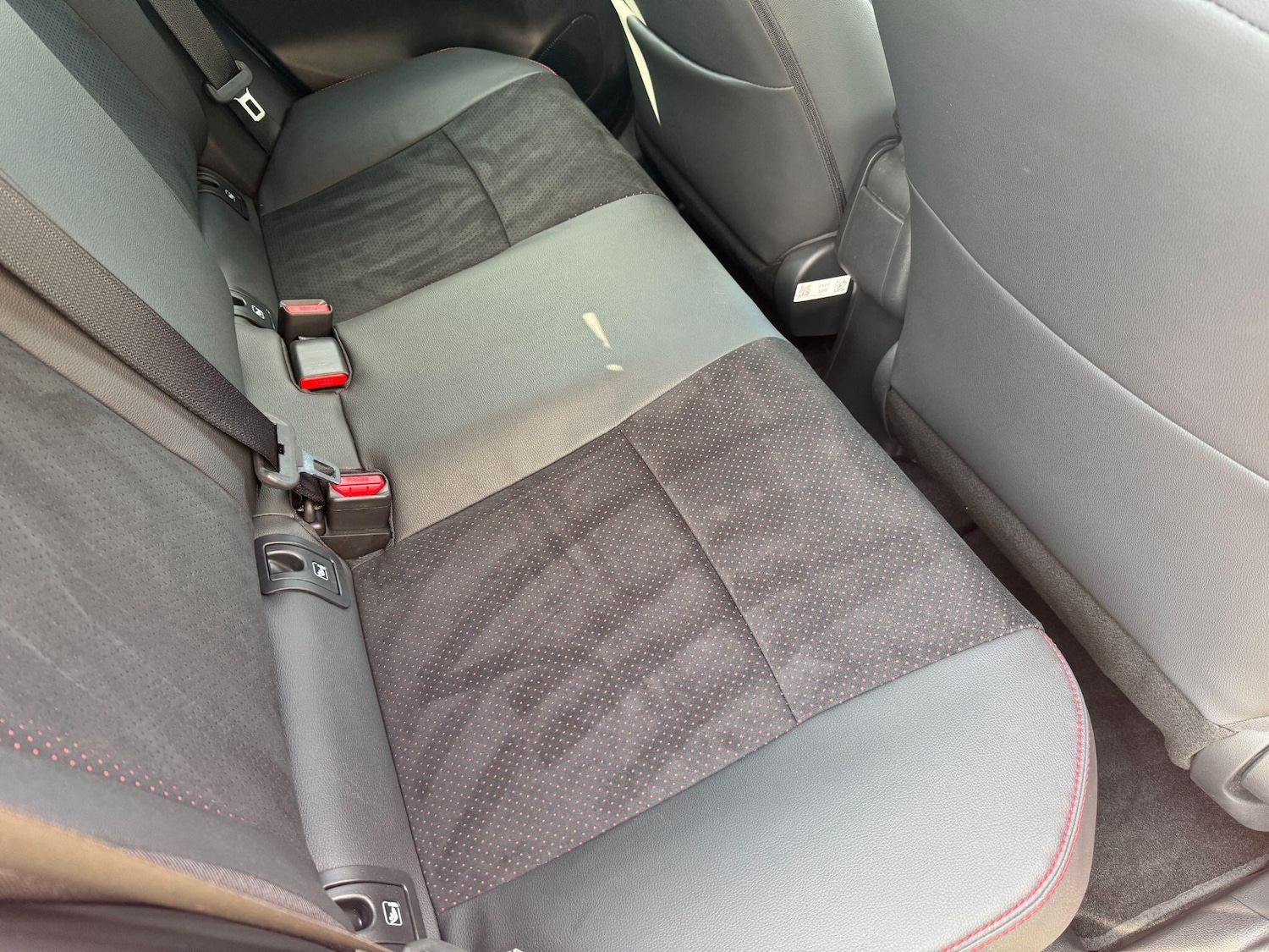 Used Toyota Yaris for sale - 76472138: Photo 14