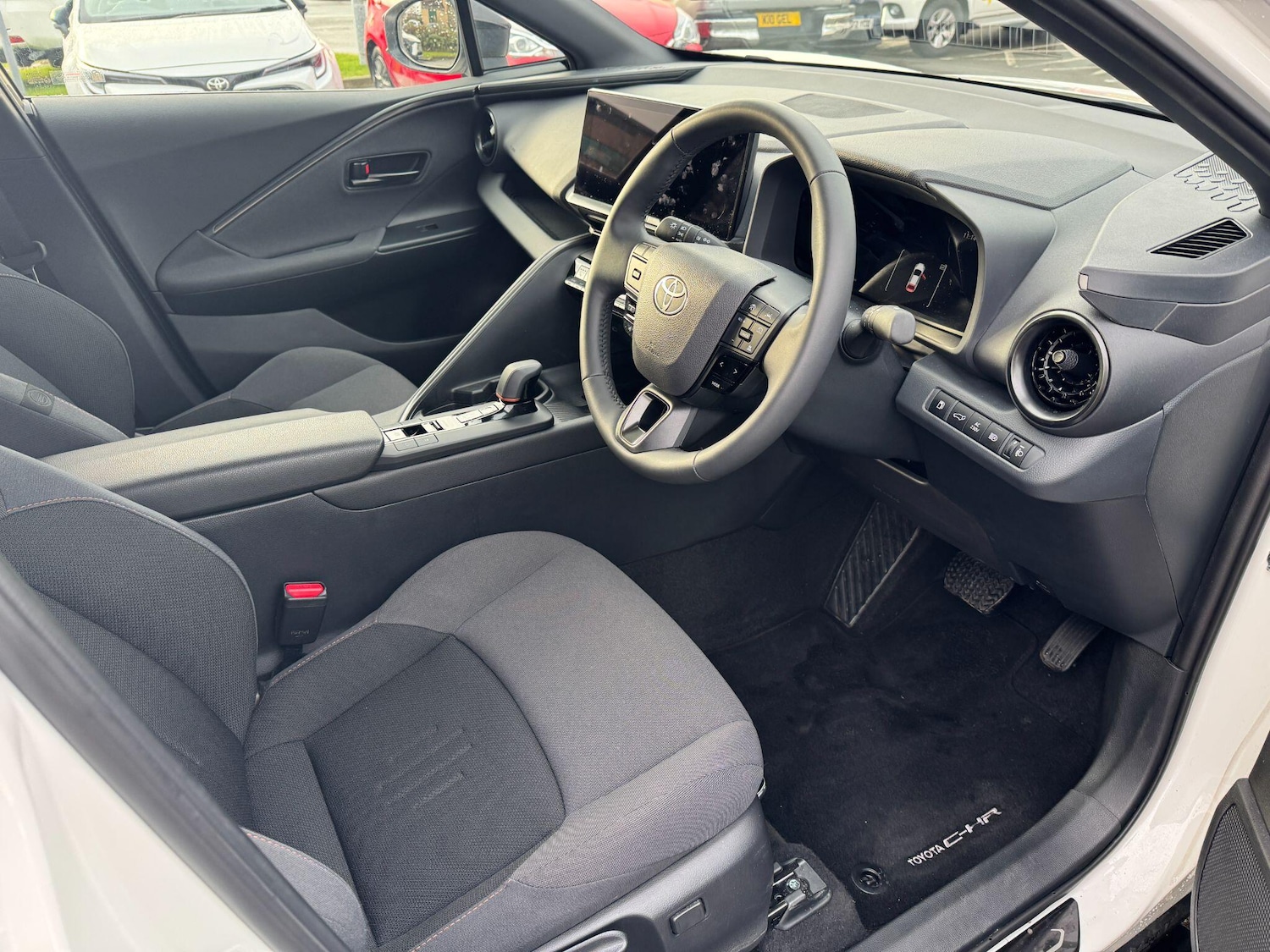 Used Toyota C-HR 2025 for sale - 77162904: Photo 11