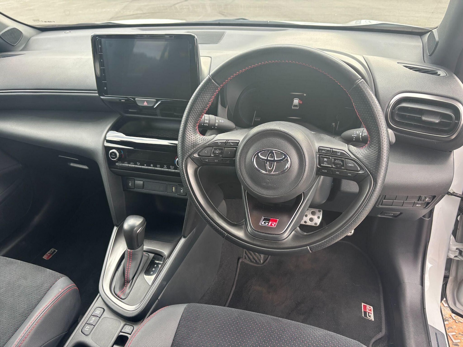 Used Toyota Yaris Cross 2024 for sale - 76997346: Photo 11