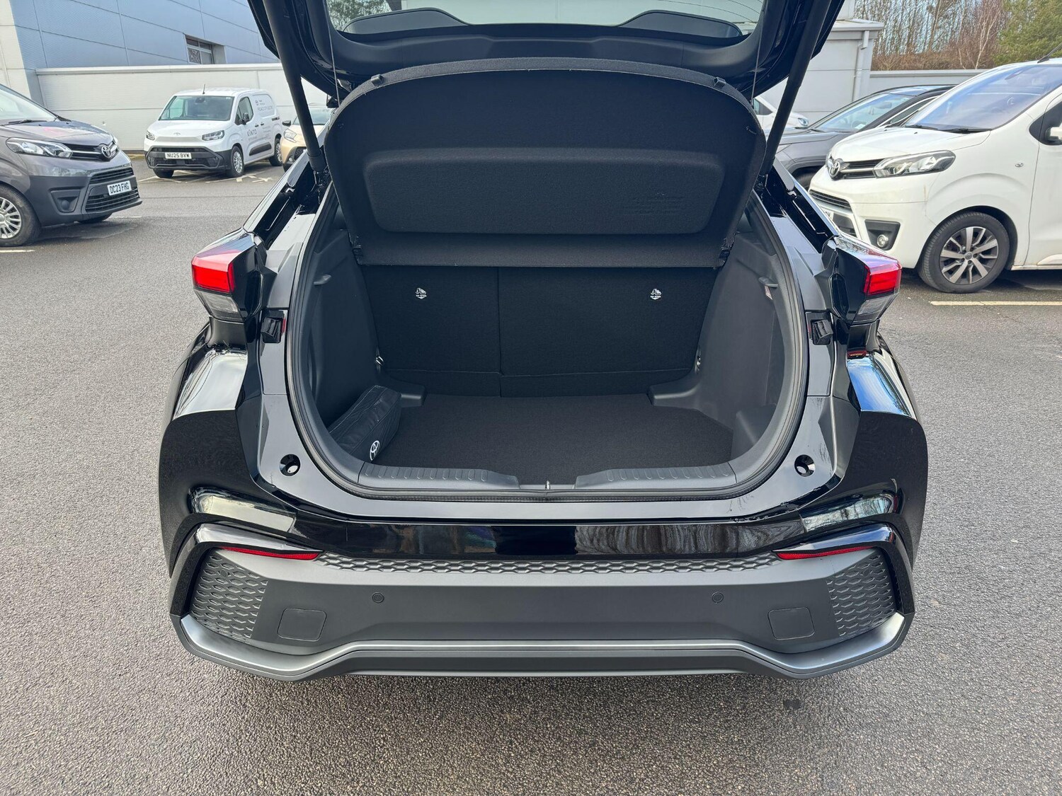 Used Toyota C-HR 2025 for sale - 77957464: Photo 10