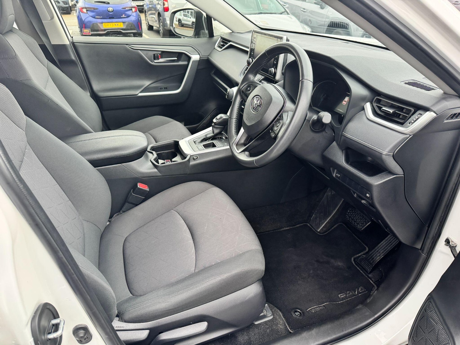 Used Toyota RAV4 2019 for sale - 76781452: Photo 11