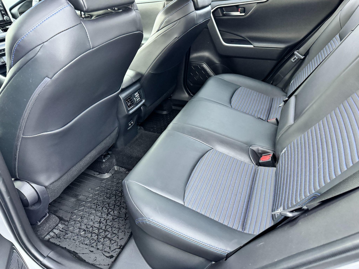 Used Toyota RAV4 2020 for sale - 77683119: Photo 13