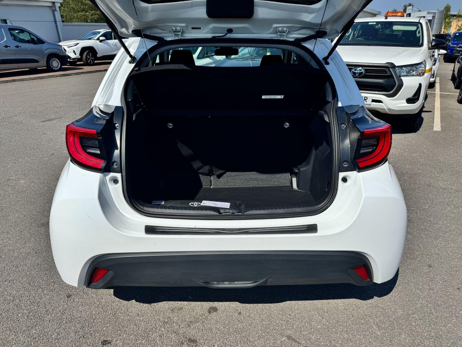 Used Toyota Yaris 2023 for sale - 78157071: Photo 12