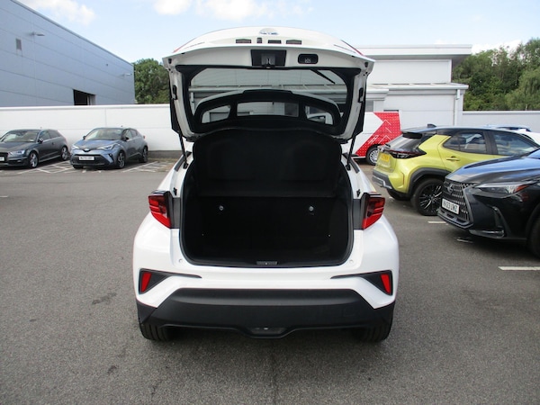 Used Toyota C-HR 2023 for sale - 76282631: Photo 10