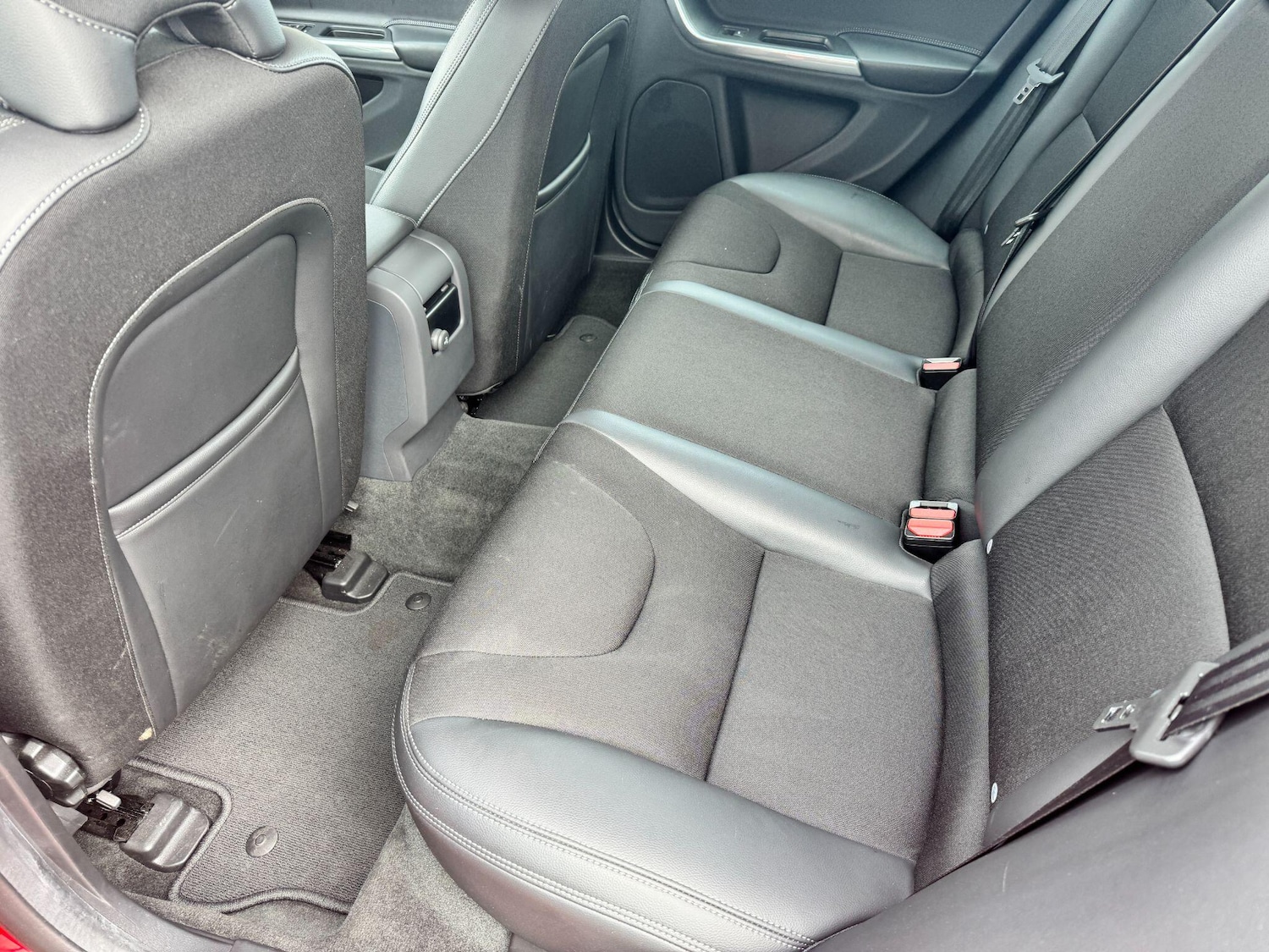 Used Volvo V60 2016 for sale - 77892173: Photo 13