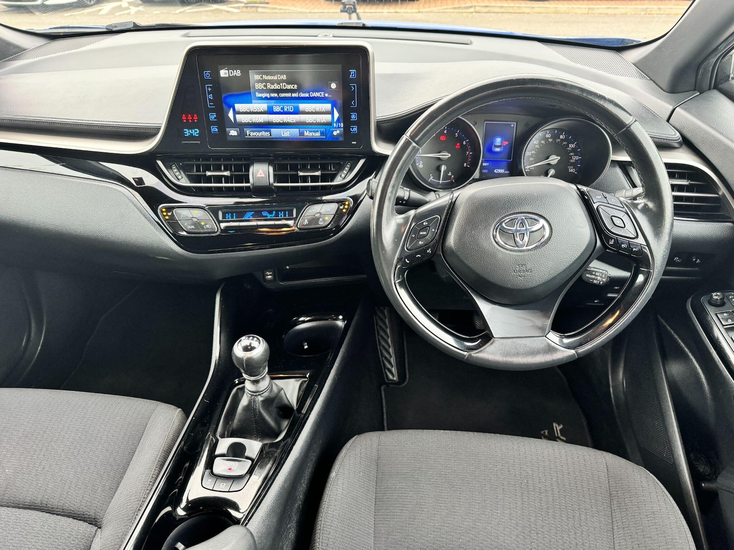 Used Toyota C-HR 2018 for sale - 76424745: Photo 17