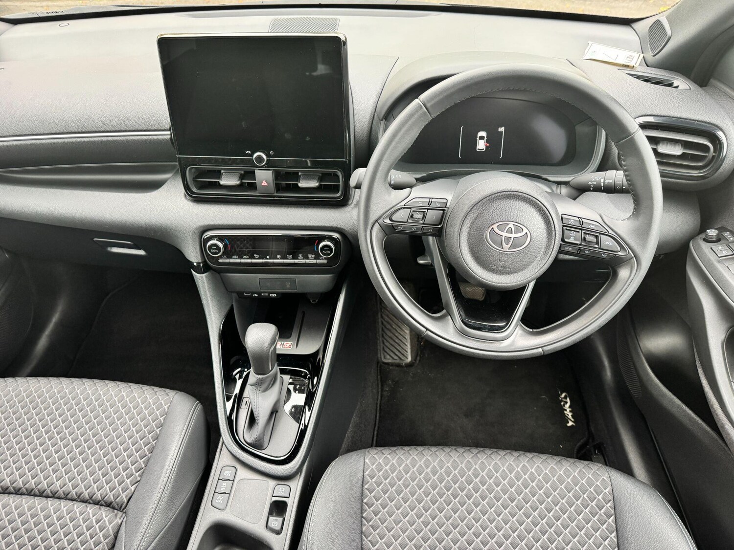 Used Toyota Yaris 2024 for sale - 76247920: Photo 15