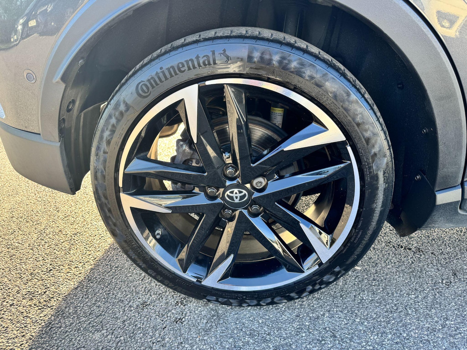 Used Toyota C-HR 2023 for sale - 76388660: Photo 9