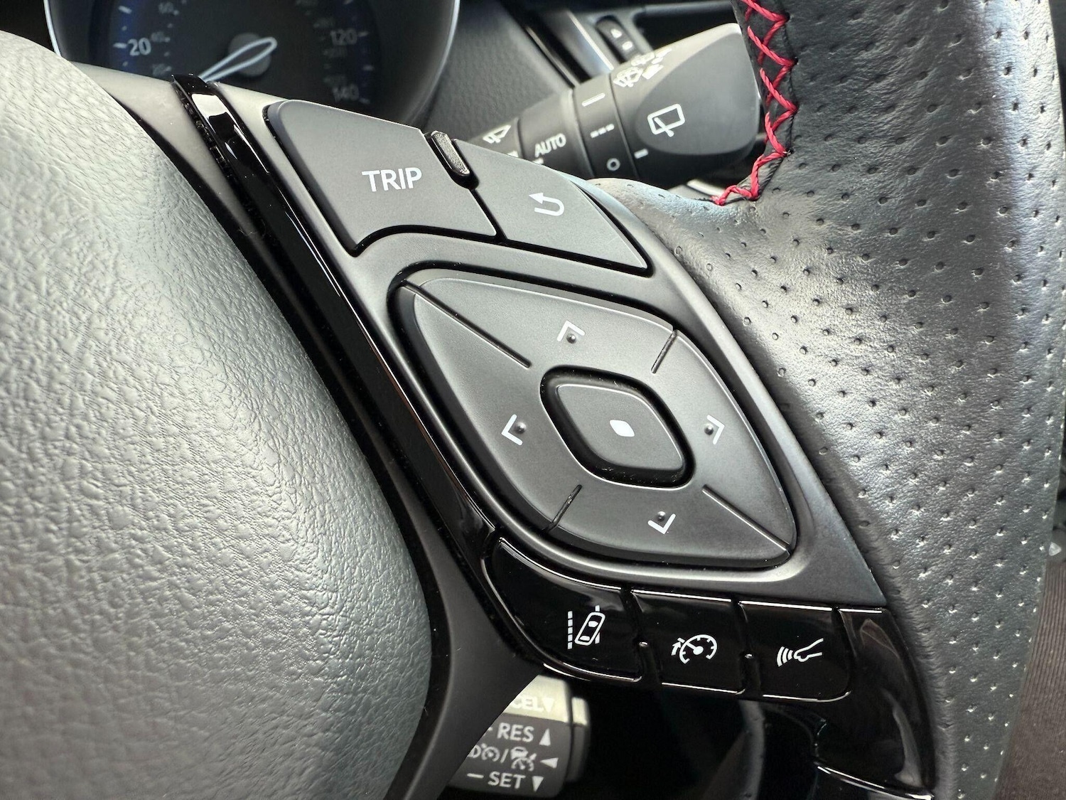 Used Toyota C-HR 2022 for sale - 76592608: Photo 15