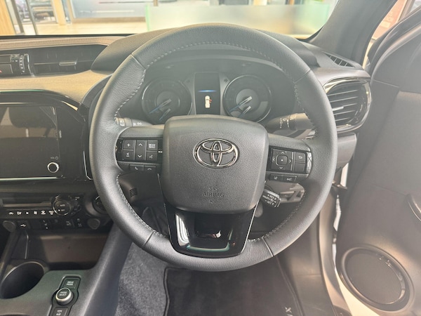 Used Toyota Hilux 2025 for sale - 76295901: Photo 10