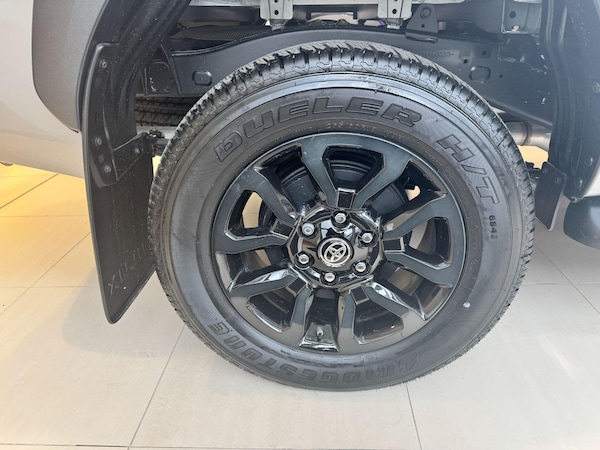 Used Toyota Hilux 2025 for sale - 76295901: Photo 5
