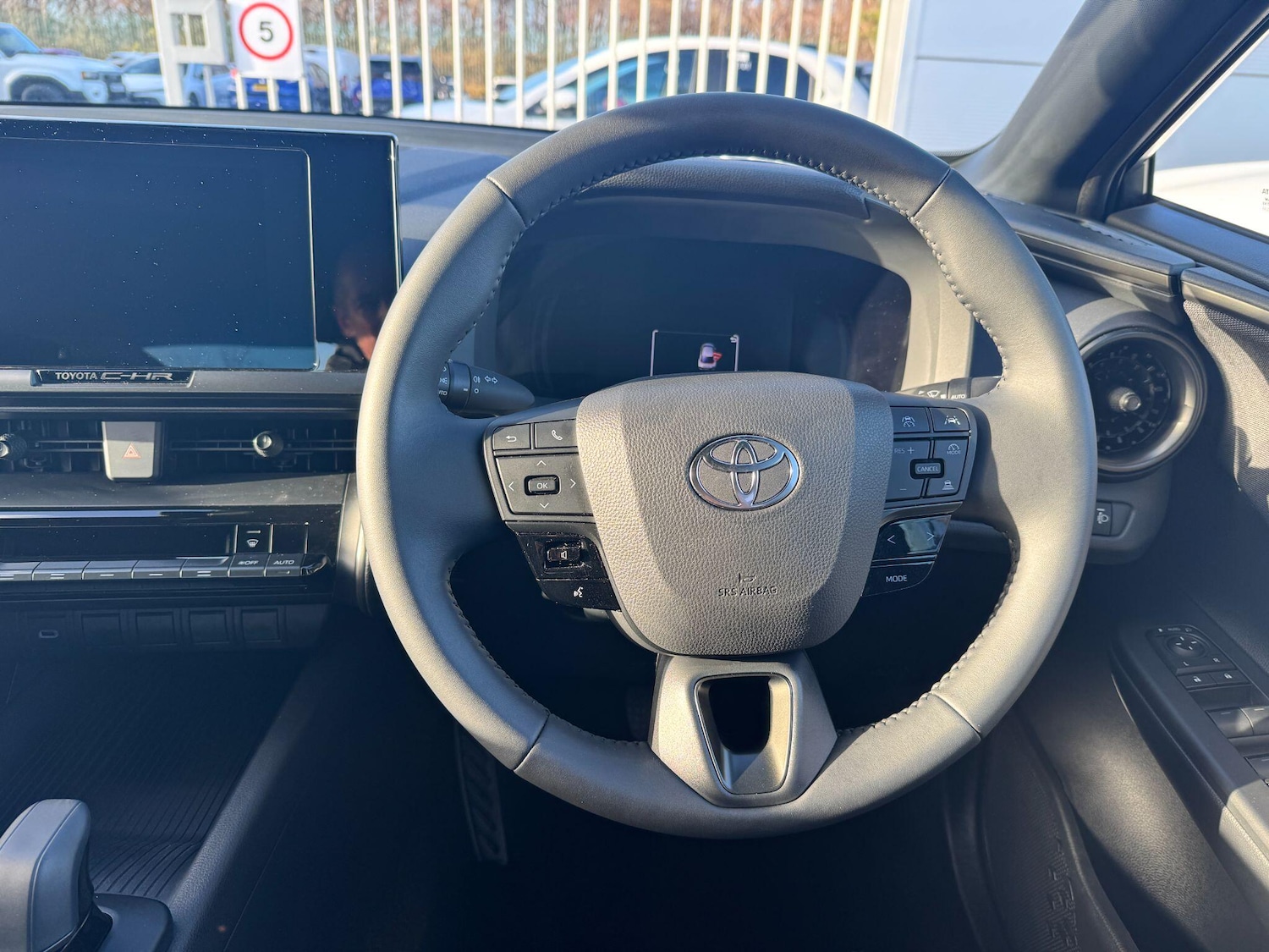 Used Toyota C-HR 2024 for sale - 76715409: Photo 17