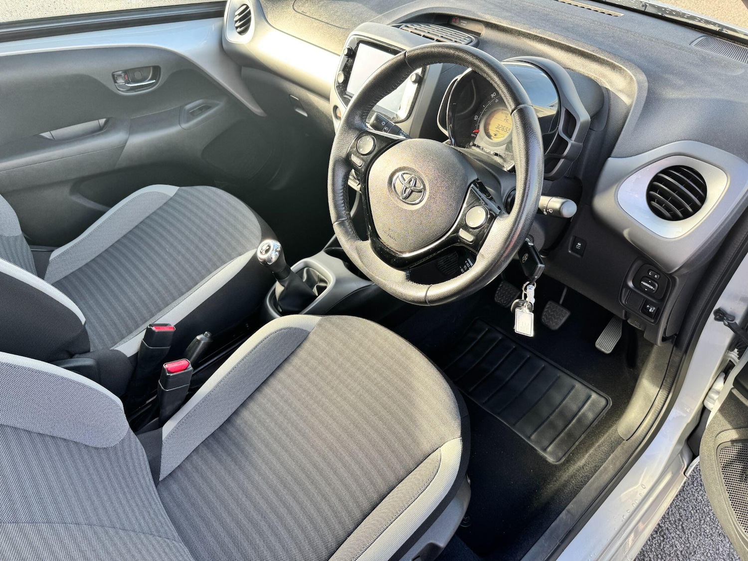 Used Toyota AYGO 2019 for sale - 76388522: Photo 13