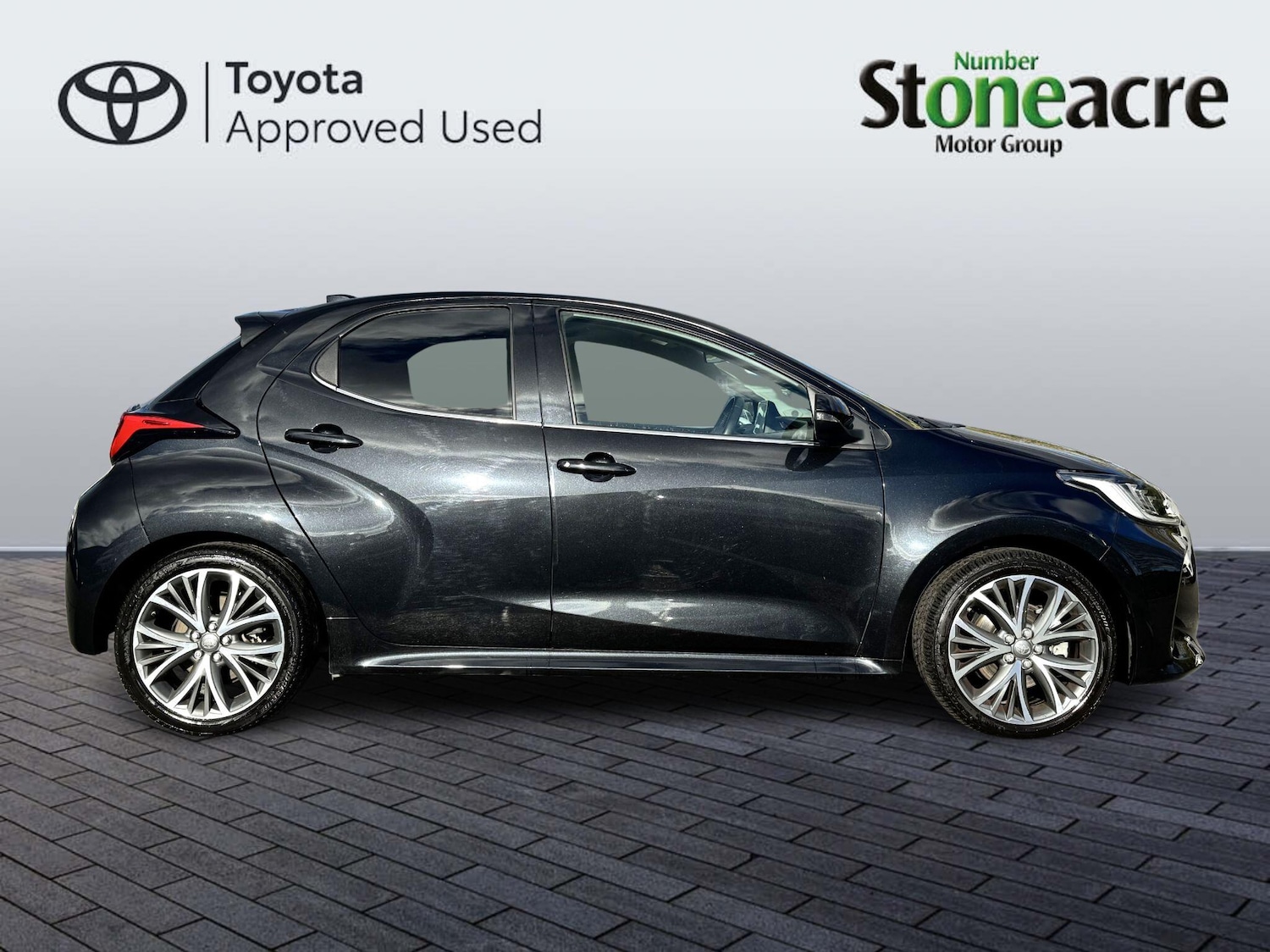 Used Toyota Yaris for sale - 76995206: Photo 2