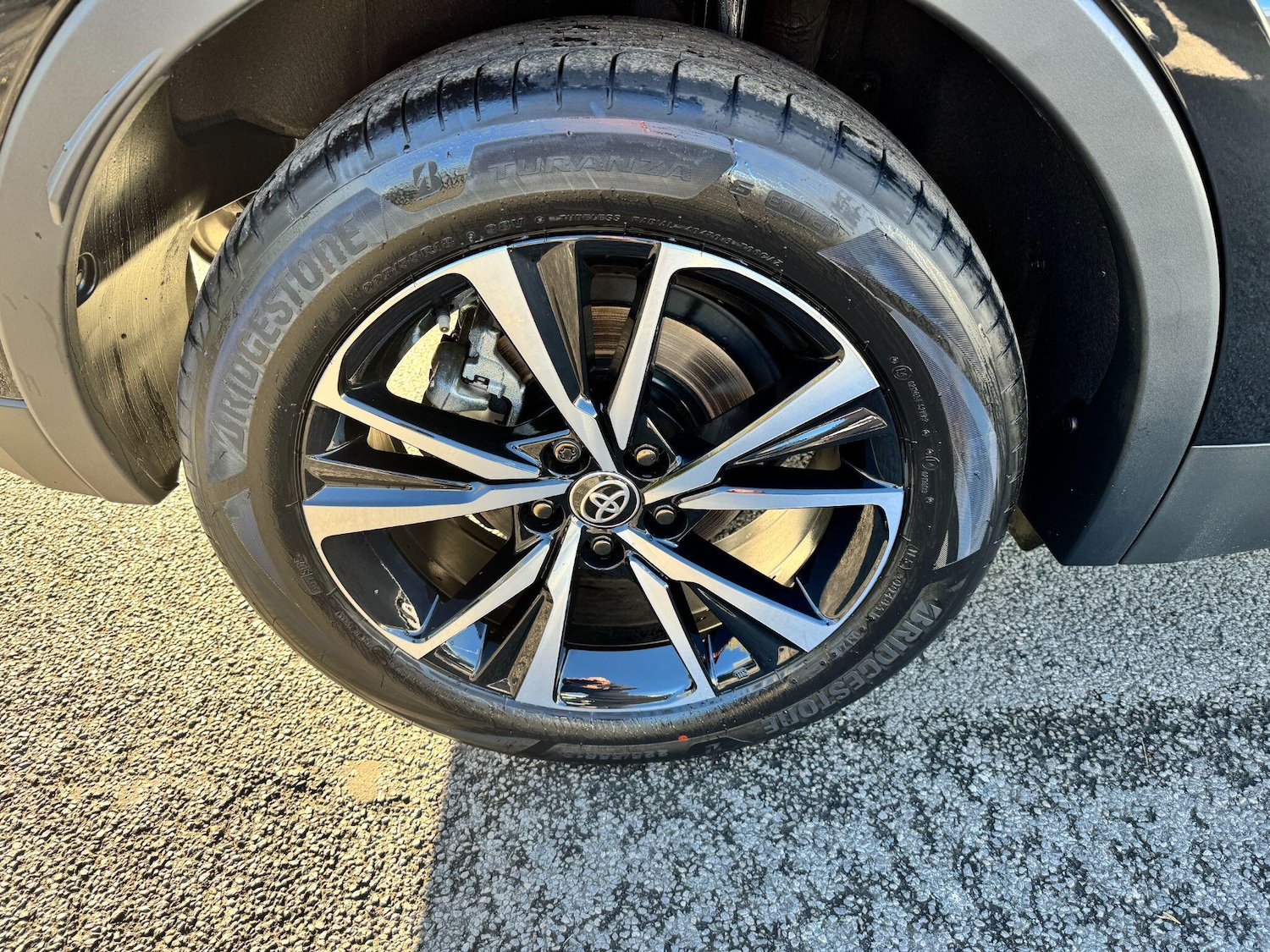 Used Toyota C-HR 2024 for sale - 76260500: Photo 11