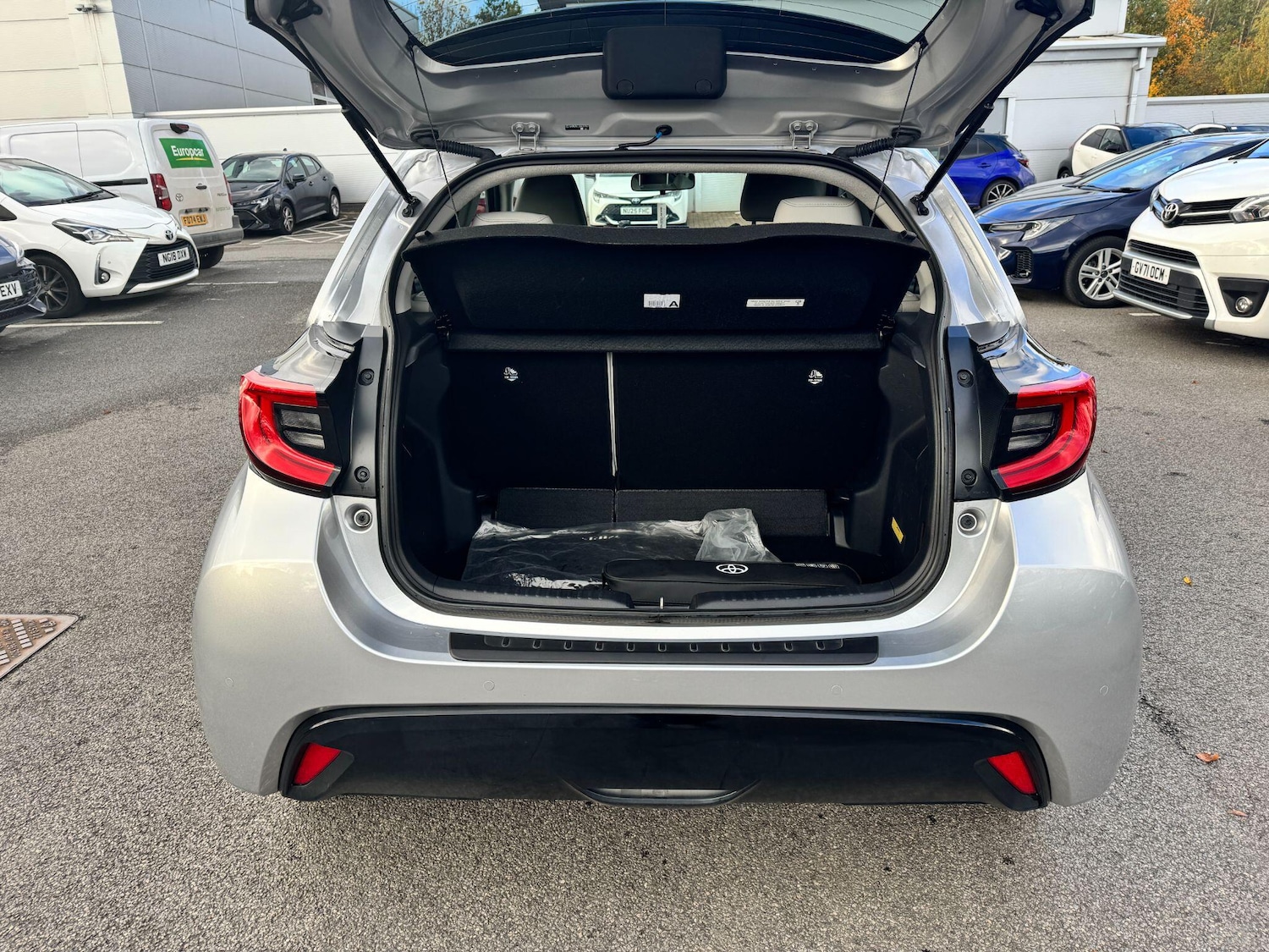 Used Toyota Yaris 2023 for sale - 76388462: Photo 12