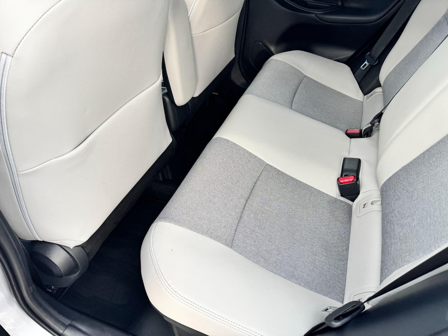 Used Toyota Yaris 2023 for sale - 76388462: Photo 15