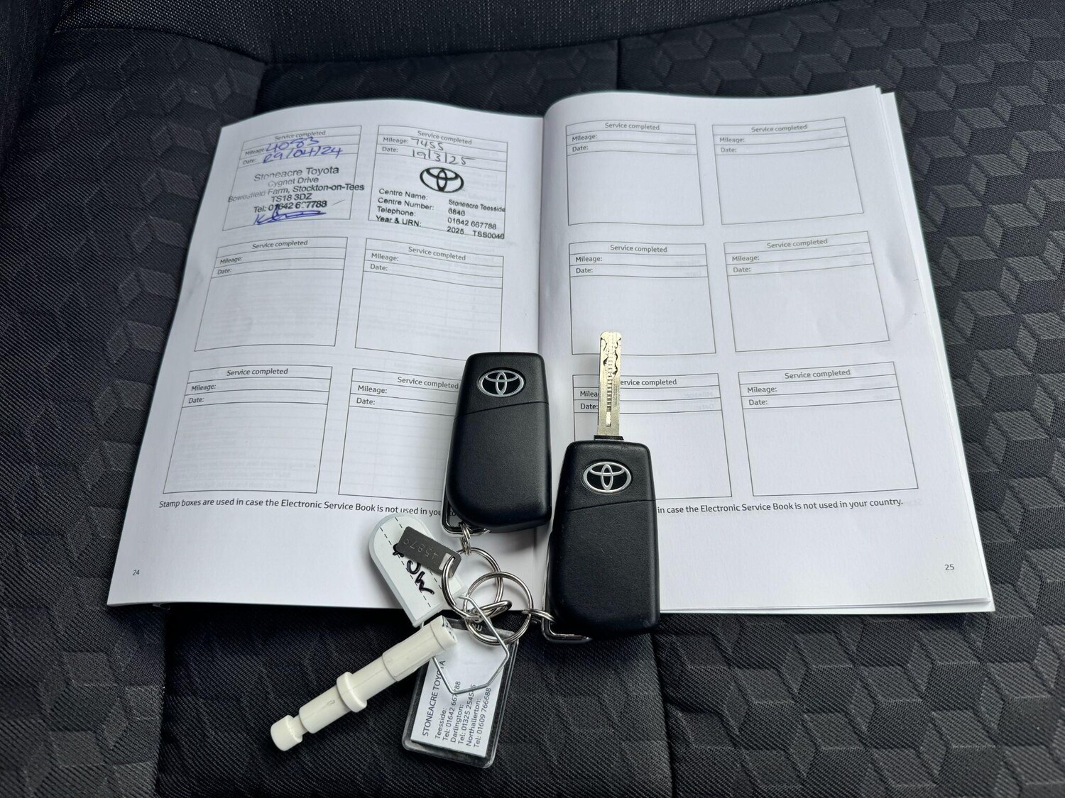 Used Toyota Yaris 2023 for sale - 76850380: Photo 19