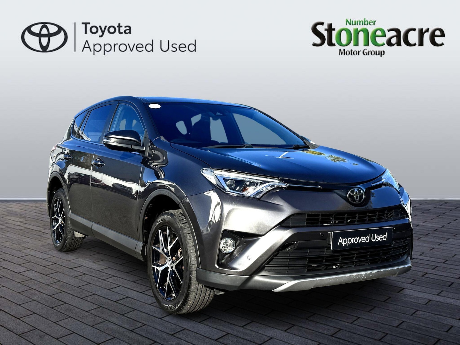 Used Toyota RAV4 2017 for sale - 76327331: Photo 1