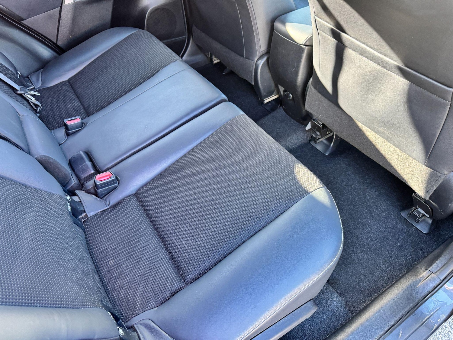 Used Toyota RAV4 2017 for sale - 76327331: Photo 12