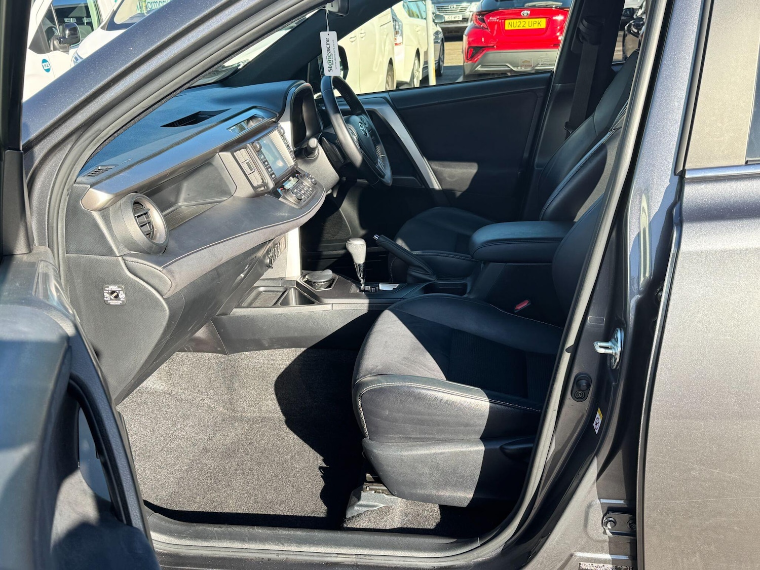 Used Toyota RAV4 2017 for sale - 76327331: Photo 14