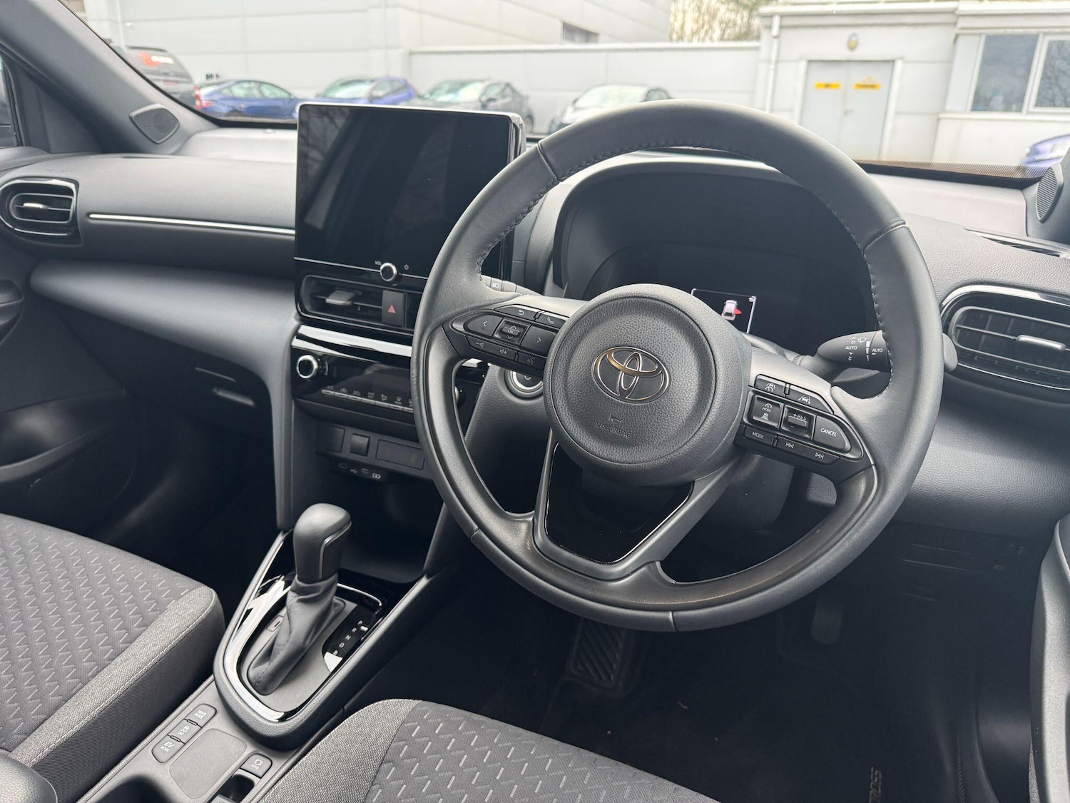 Used Toyota Yaris Cross 2024 for sale - 77290784: Photo 15