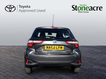 Used Toyota Yaris 2018 for sale - 77807855: Photo