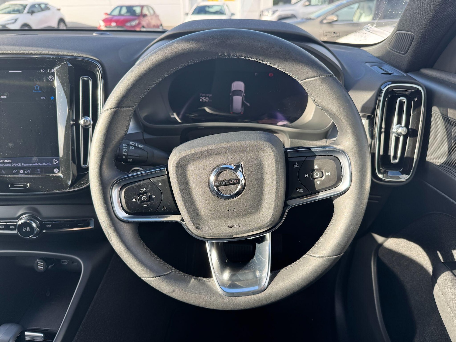 Used Volvo XC40 2023 for sale - 77396172: Photo 17