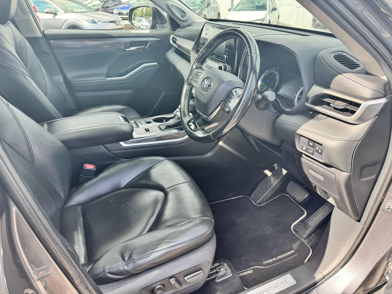 Used Toyota Highlander 2021 for sale - 76336960: Photo 11
