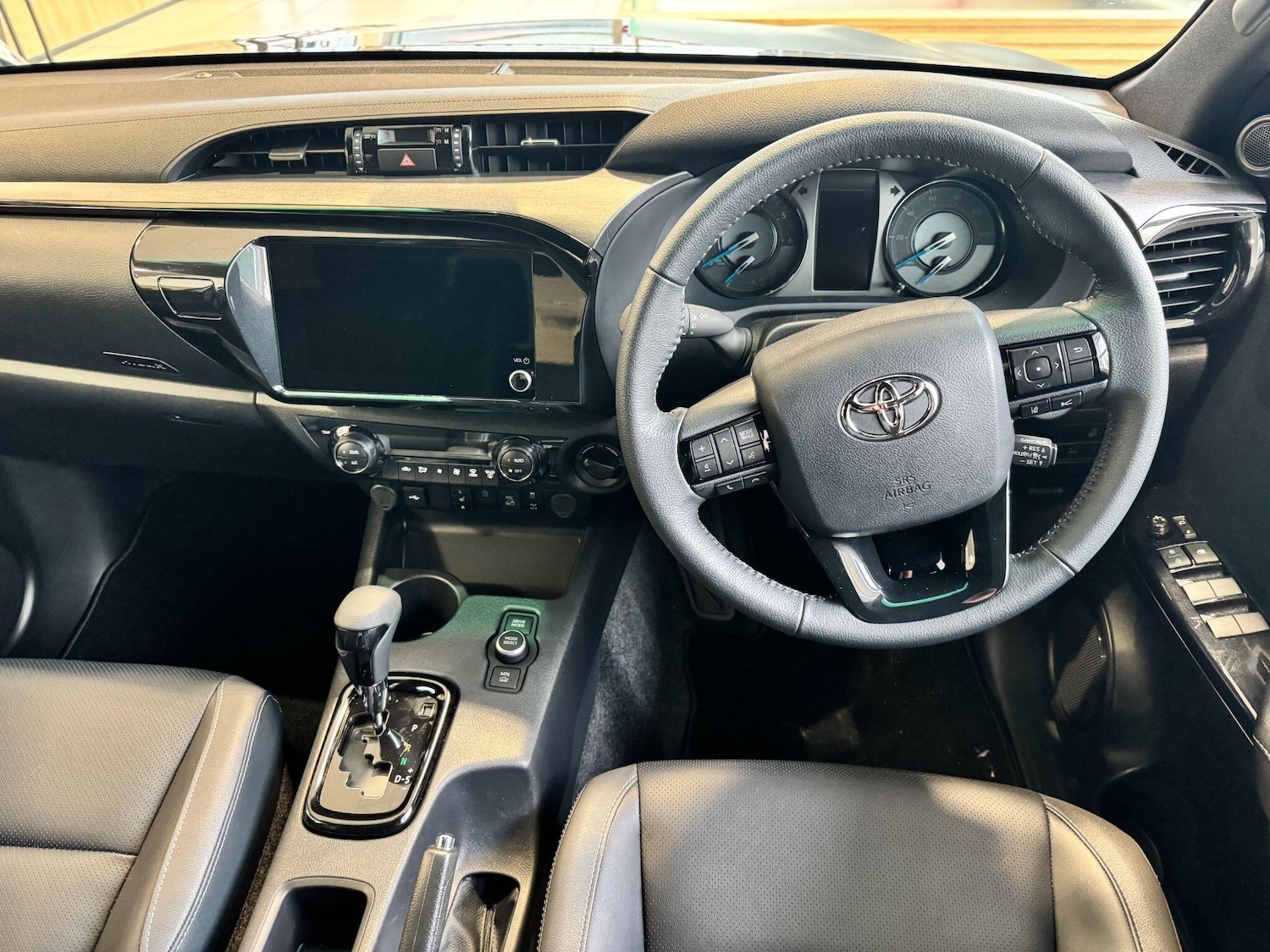 Used Toyota Hilux 2025 for sale - 76633028: Photo 11