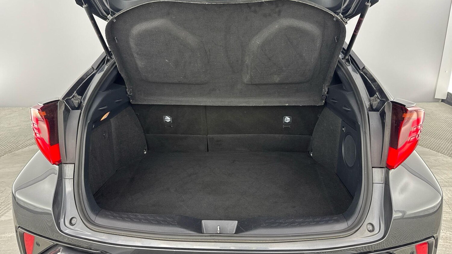 Used Toyota C-HR 2022 for sale - 77909114: Photo 10