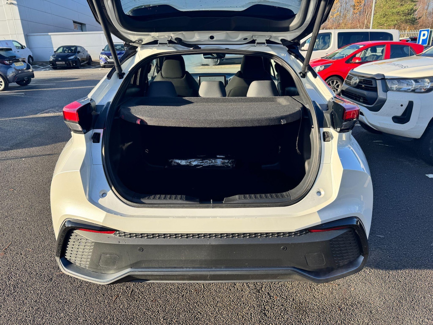 Used Toyota C-HR 2025 for sale - 76781960: Photo 10