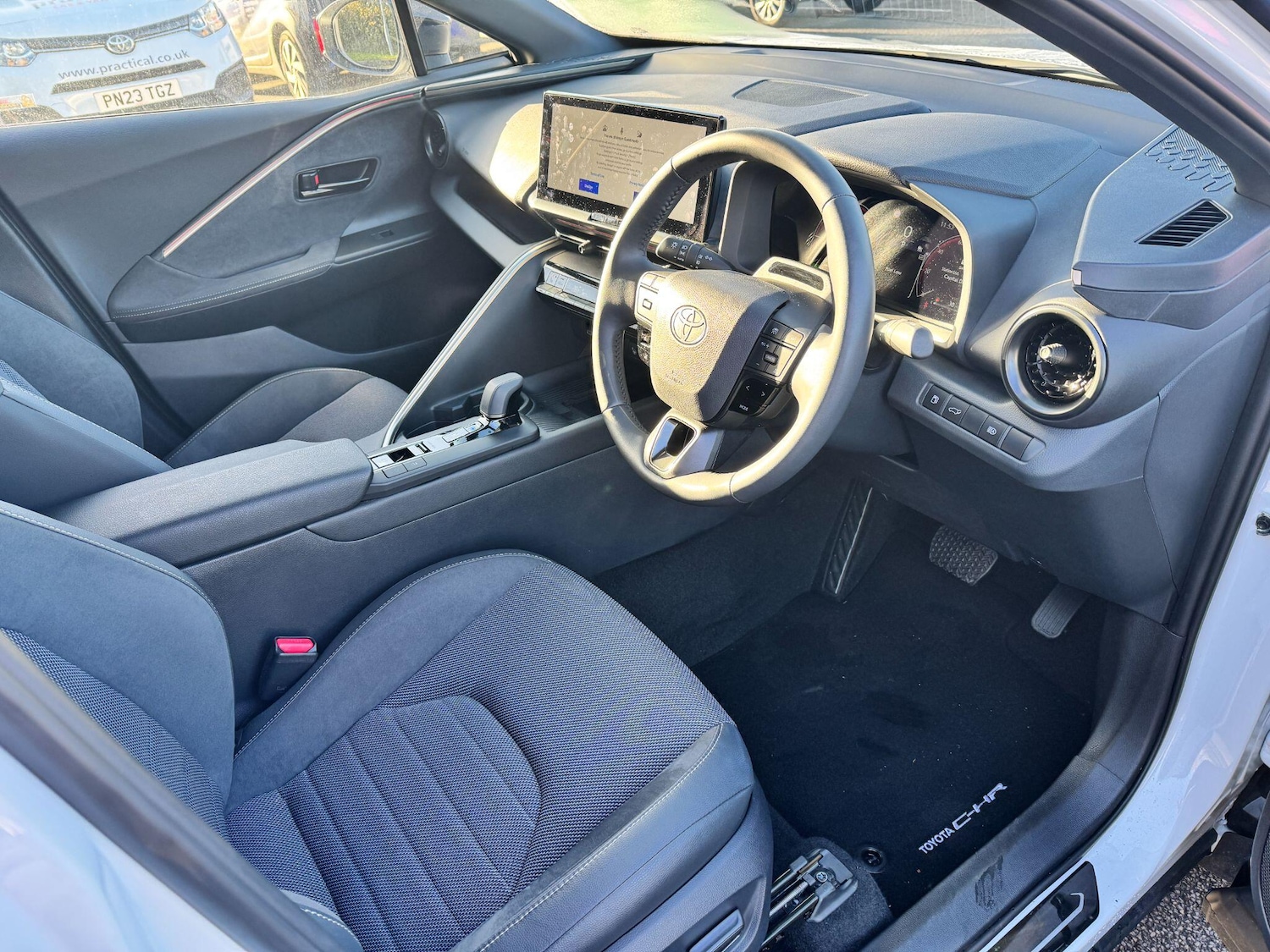 Used Toyota C-HR 2025 for sale - 76781960: Photo 11