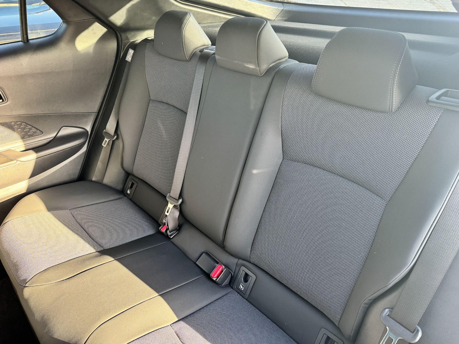 Used Toyota C-HR 2025 for sale - 76781960: Photo 13