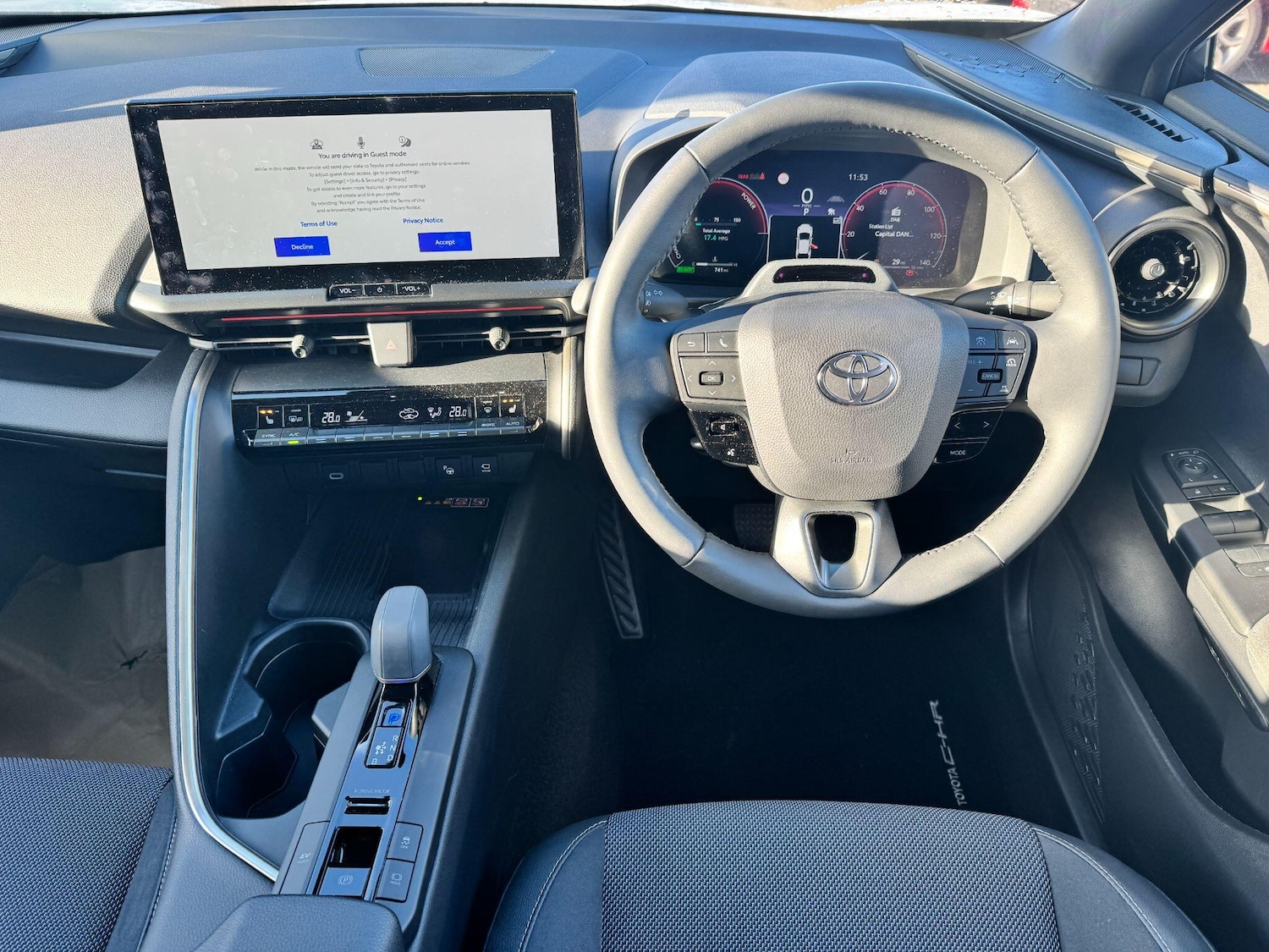 Used Toyota C-HR 2025 for sale - 76781960: Photo 14