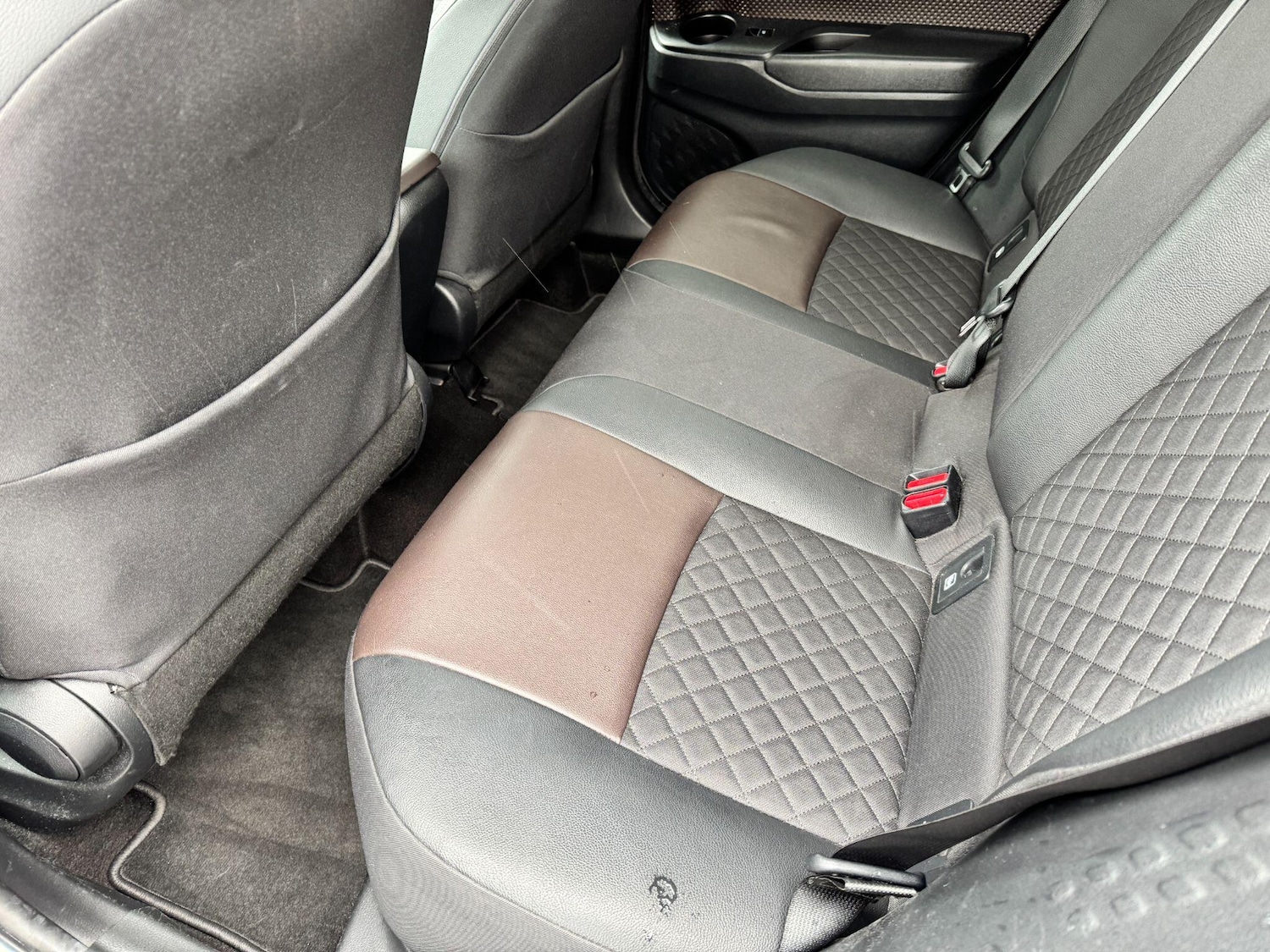 Used Toyota C-HR 2018 for sale - 76109207: Photo 15