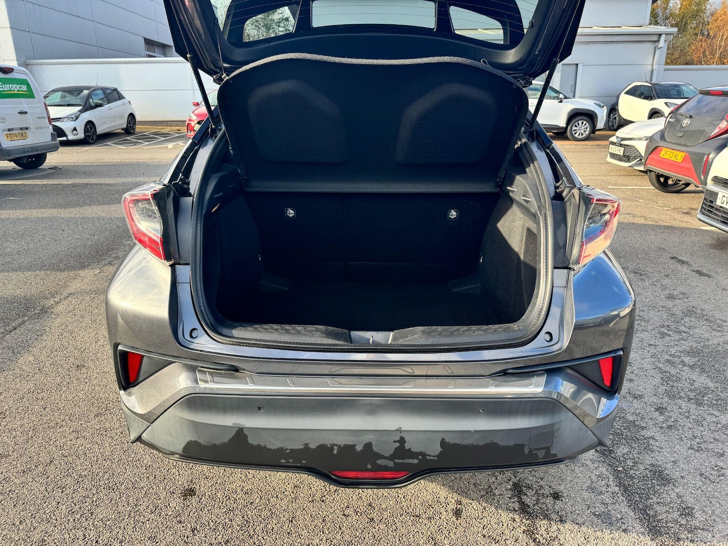 Used Toyota C-HR for sale - 76823870: Photo 10